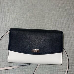 Kate Spade Crossbody wallet